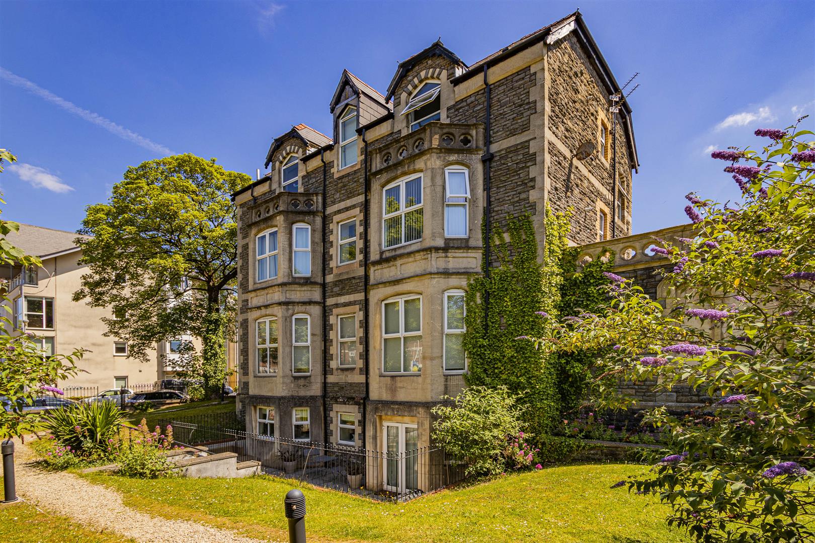 Briartree Manor, Roath — photograph 5
